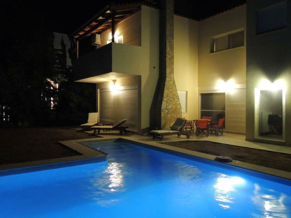 Villa Sissy Carefree Vacationsθε ธีโอโลโกส ภายนอก รูปภาพ