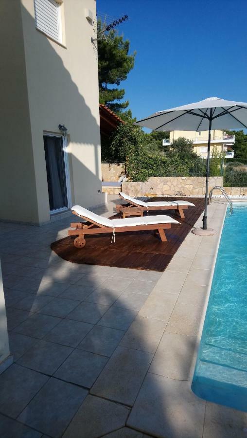 Villa Sissy Carefree Vacationsθε ธีโอโลโกส ภายนอก รูปภาพ